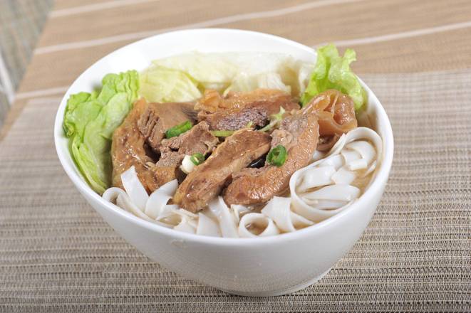 Beef Brisket Noodle in Soup 牛腩麵